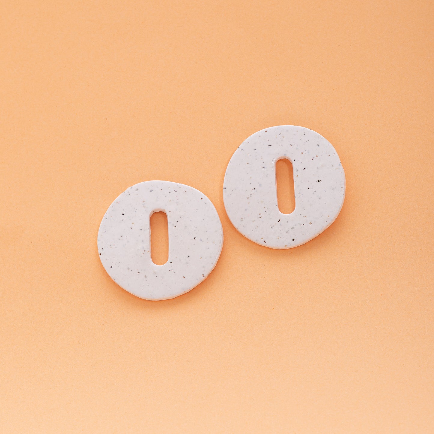 Round White Sand Contemporary Earring Santorini - Thaiane Handmade Jewelry