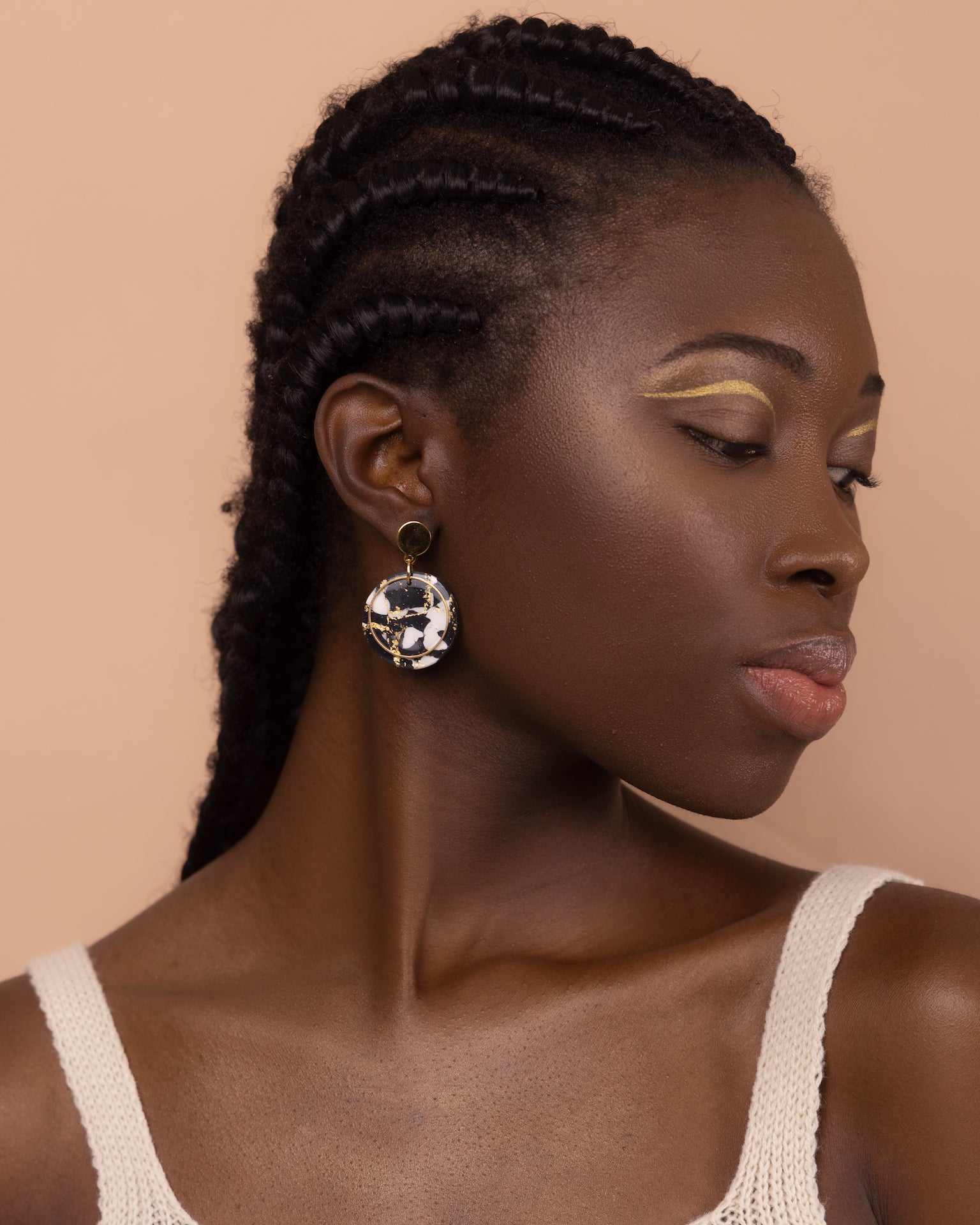 Black & White Polymer Clay Earring with Gold Leaf & Resin Finish - Thaiane Handmade Jewelry 